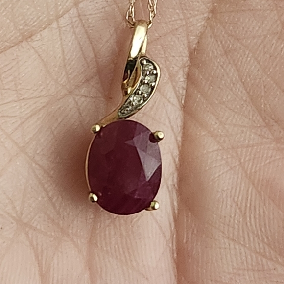 10kt gold ruby diamond necklace